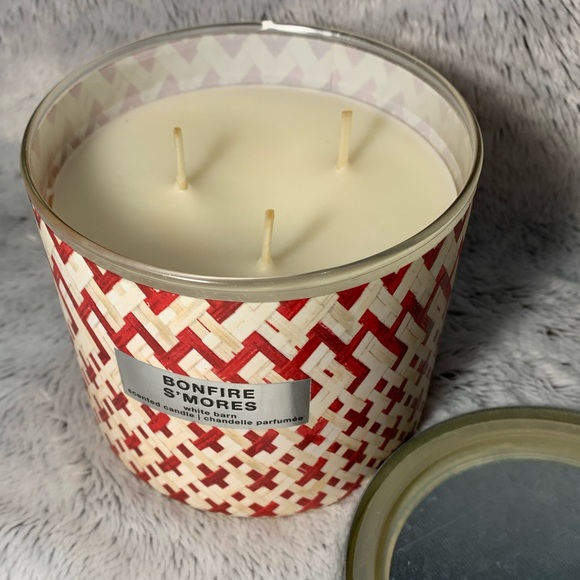 Bonfire S’mores 3-Wick Candle from Bath & Body Works (2019) BBW - Picture 2 of 3
